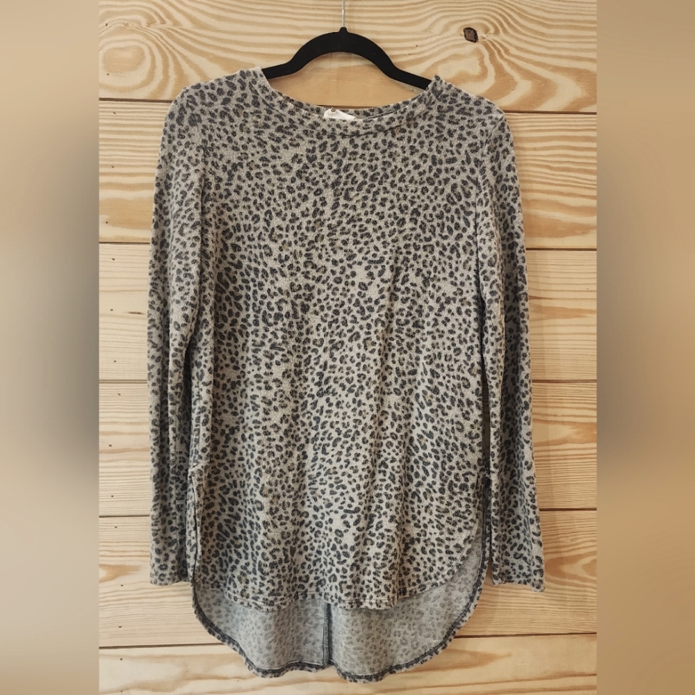 Distressed fleece leopard long top